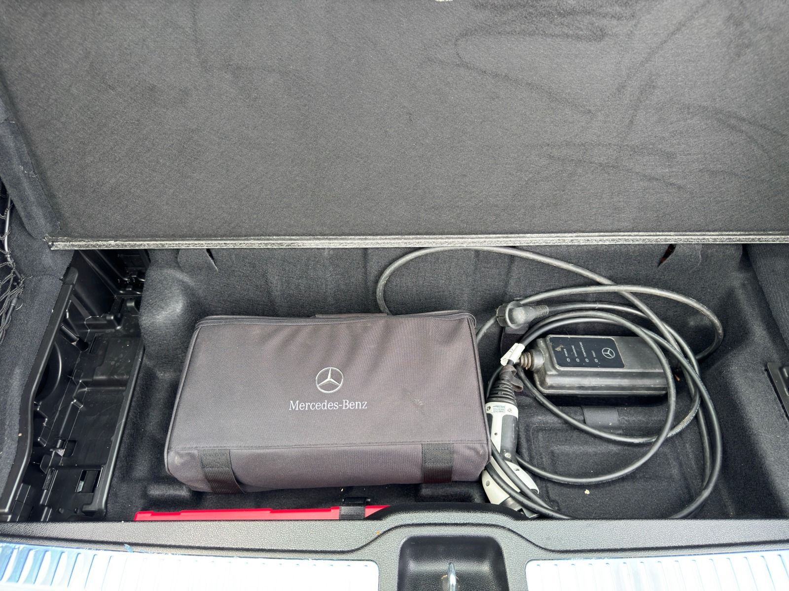 Fahrzeugabbildung Mercedes-Benz GLC 300 e 4Matic*RFK*eHeck*