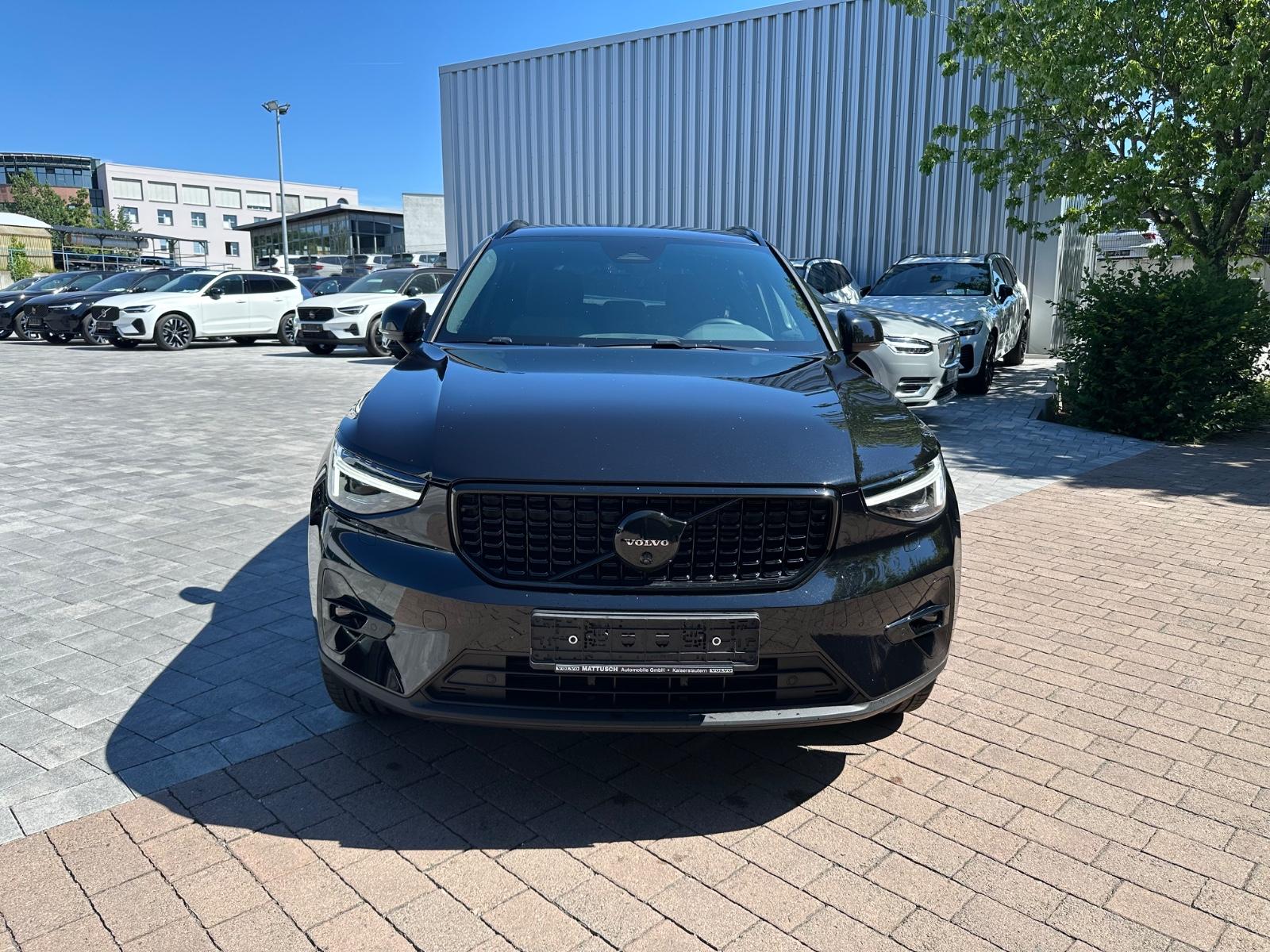 Volvo XC40 B3 BLACK EDT PLUS+360°CAM+LED+HK SOUND+20"