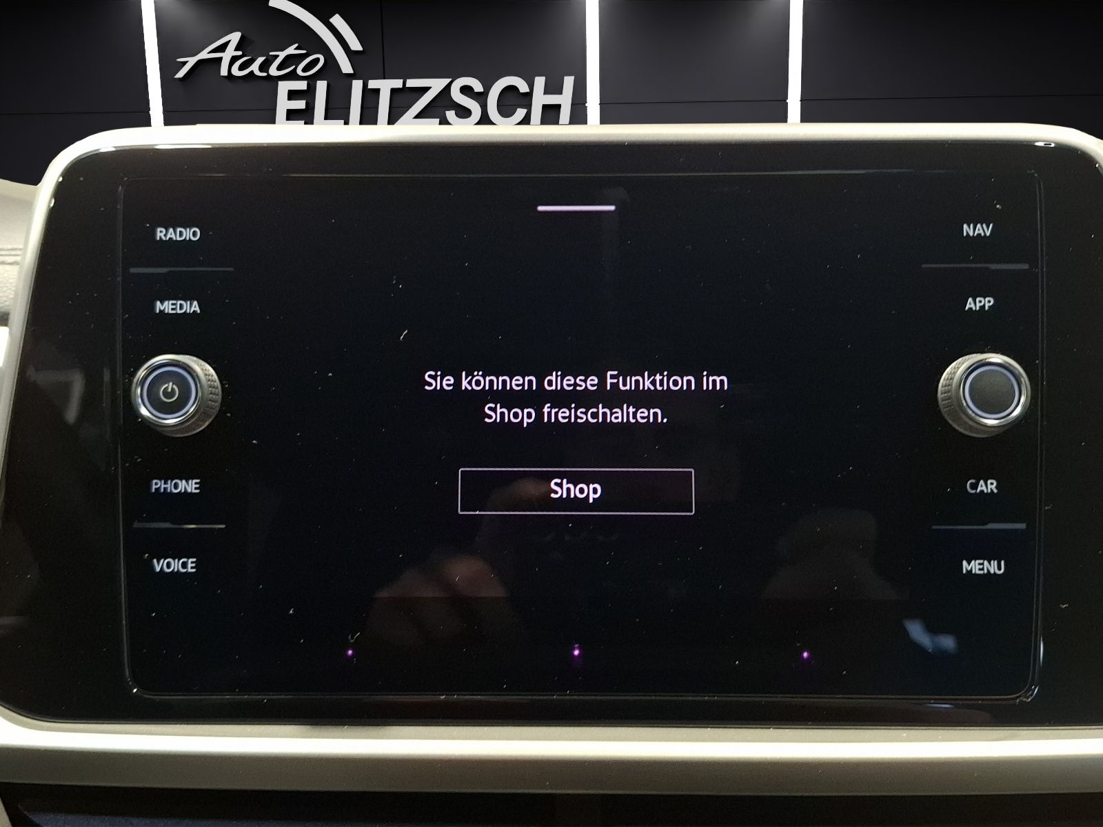 Fahrzeugabbildung Volkswagen T-Roc TSI Move Matrix ACC PDC Climatronic AID SH