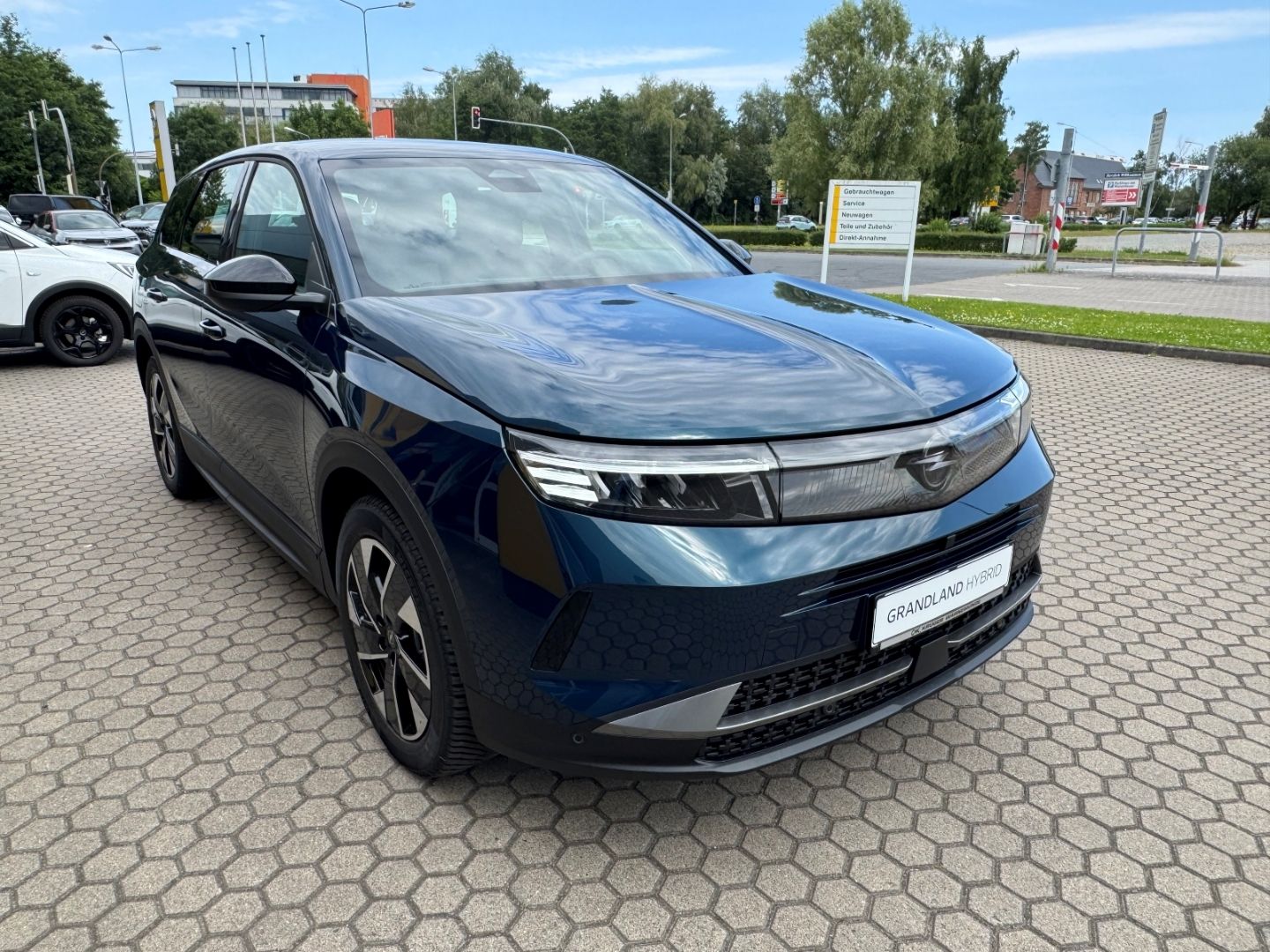 Fahrzeugabbildung Opel Grandland 1.2 Edition SHZ+LHZ+Kamera+Allwetter