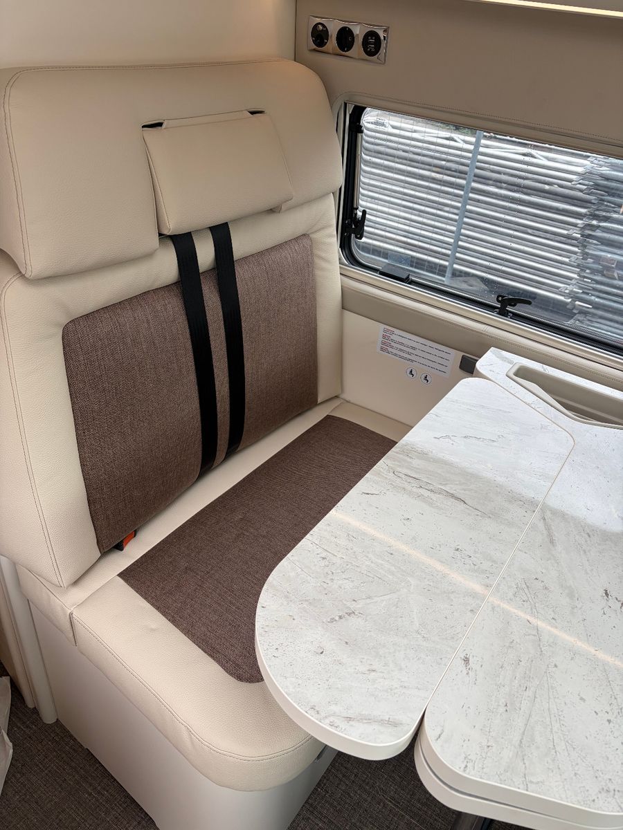 Fahrzeugabbildung Eura Mobil Van V635 HB