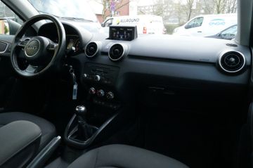 Fahrzeugabbildung Audi A1 Sportback attraction Bi-Xenon, Zahnriemen neu