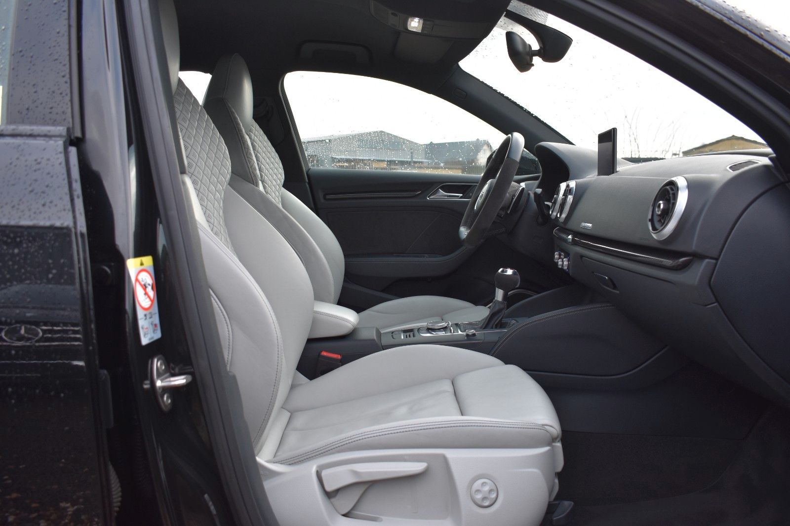 Fahrzeugabbildung Audi RS3 Sportback 2.5 TFSI quattro Keyles RS sitze