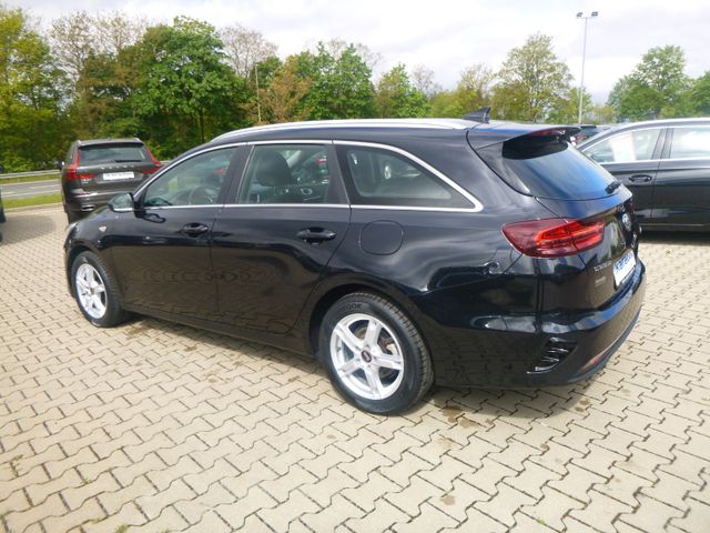 Fahrzeugabbildung Kia cee'd Sportswagon 1,6 CRDi >AUT/KAM/NAV/SHZ<