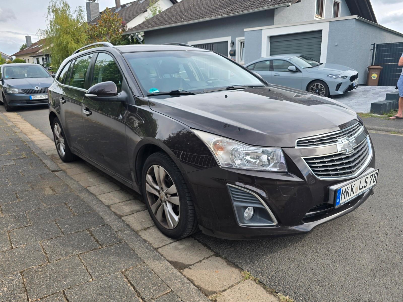 Chevrolet Cruze 2014 — interior