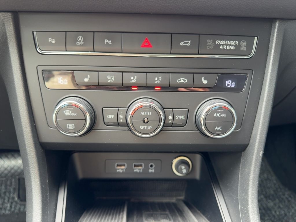 Fahrzeugabbildung SEAT Ateca DIESEL AUTOMATIK RÜCKFAHRK.