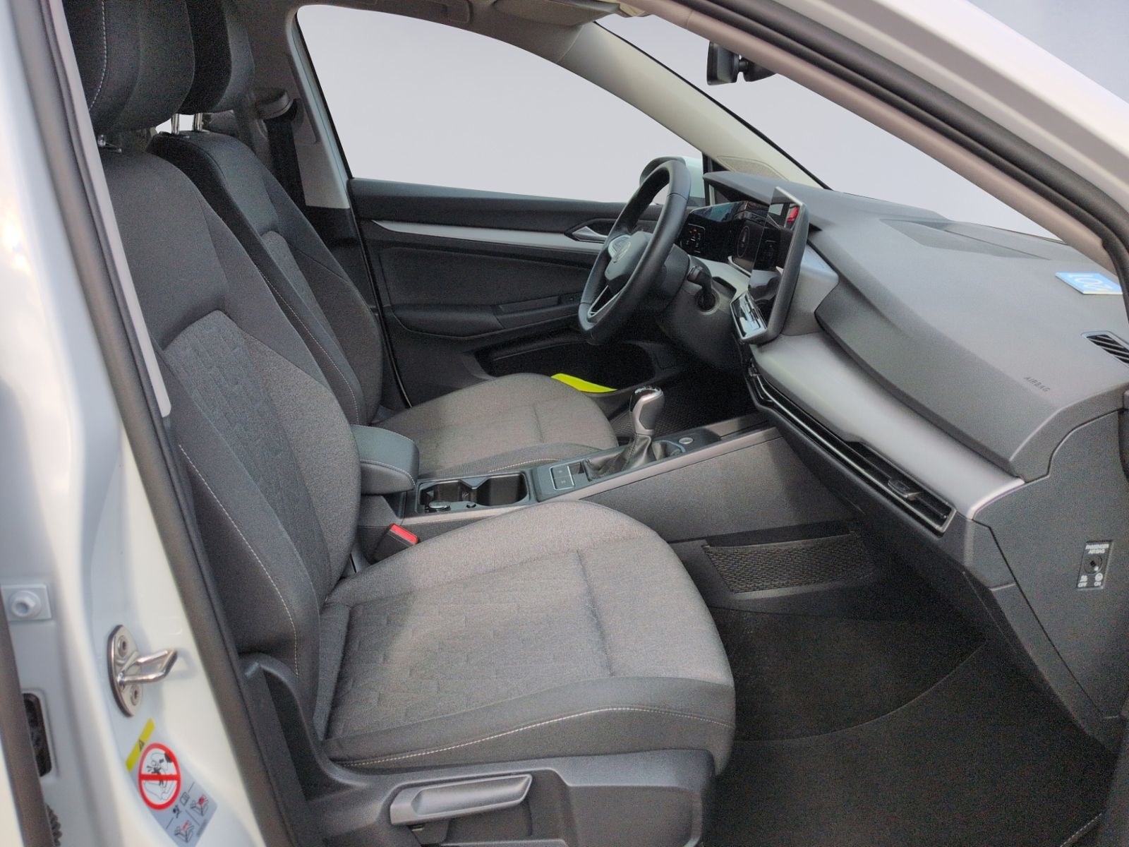 Golf VIII Variant 1.5 TSI Life AHK+APP+NAVI+SHZ