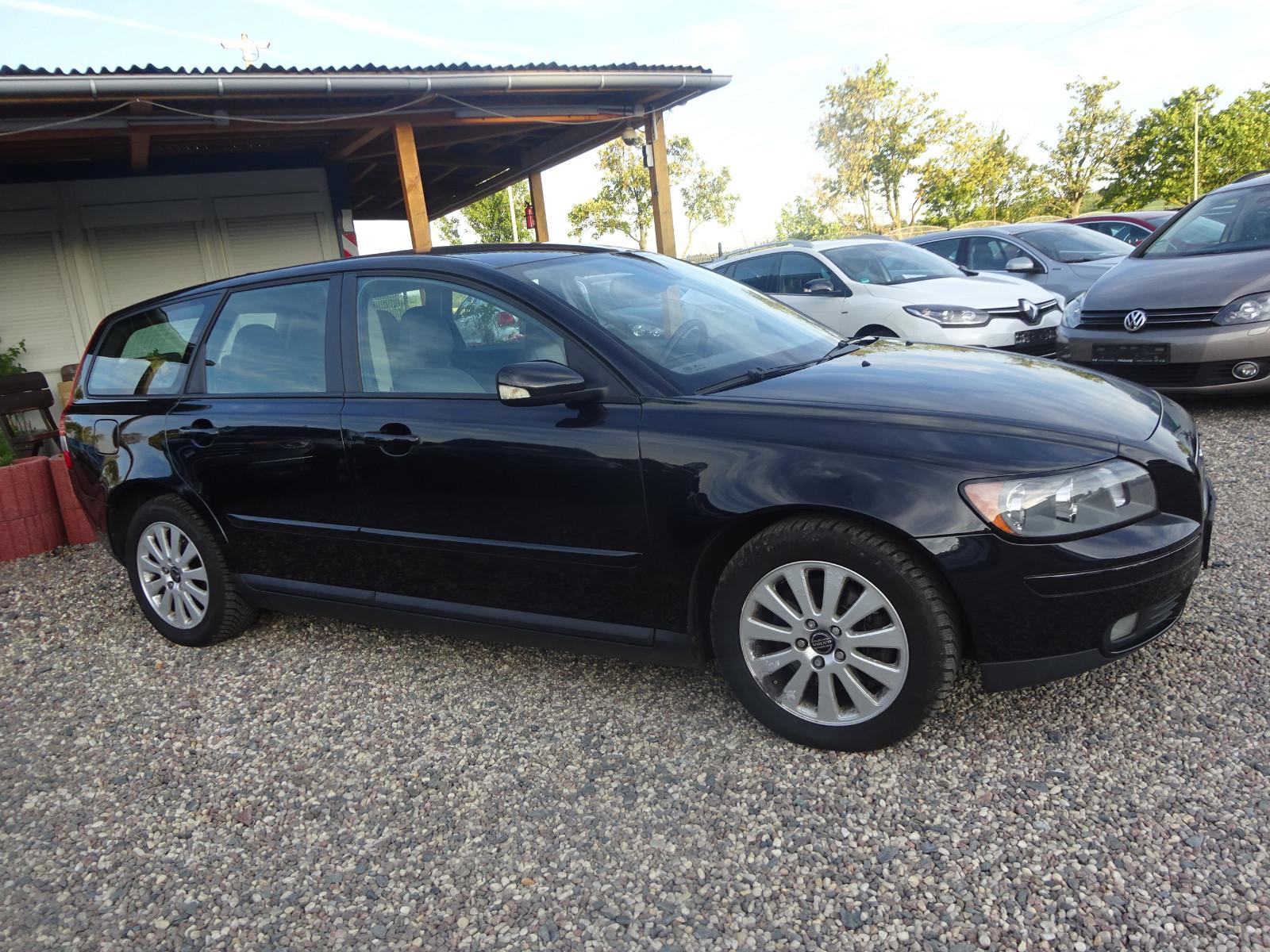 Volvo V50 2005 — салон
