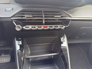 Peugeot 2008 e- Elektromotor 136 e- Active KeyLess+PDC