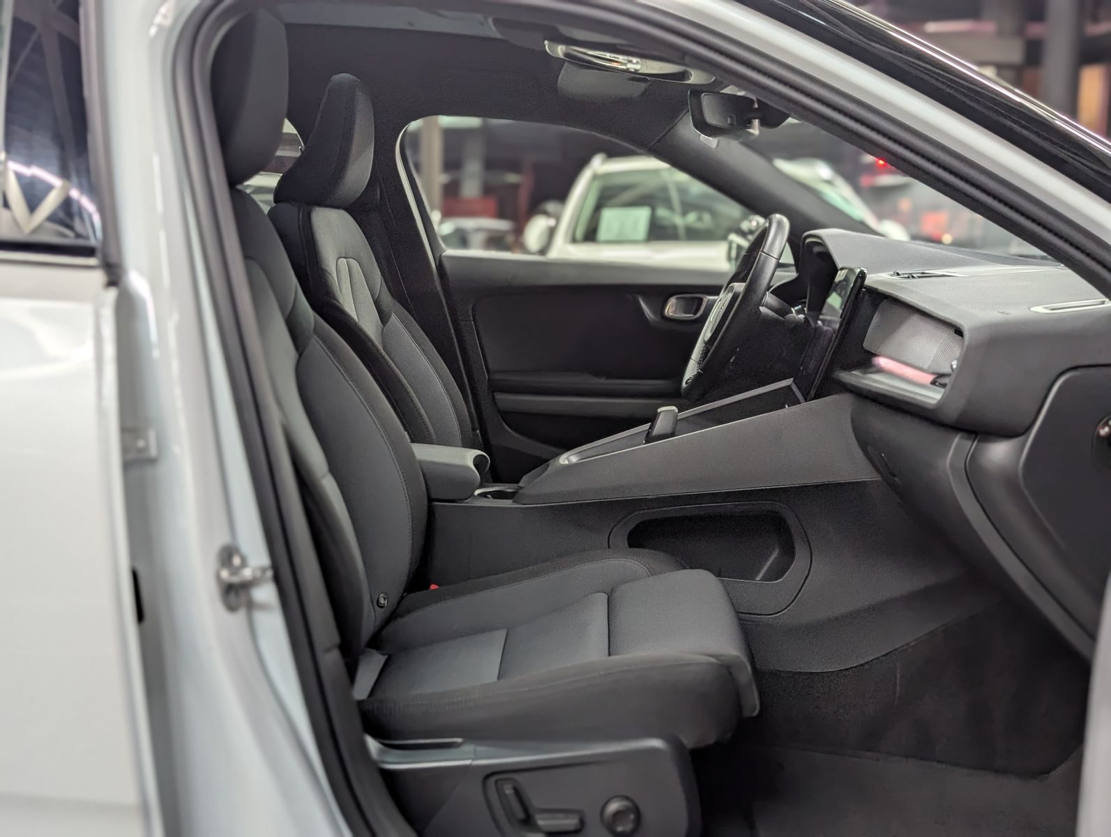 Fahrzeugabbildung Polestar 2 Range SoH 94% PILOT PLUS-PK PANO LED H&K WÄRME