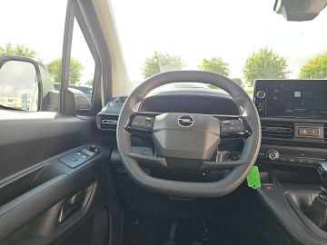 Bild 14 Opel Combo E Cargo Basis Musikstreaming DAB Verkehrsz