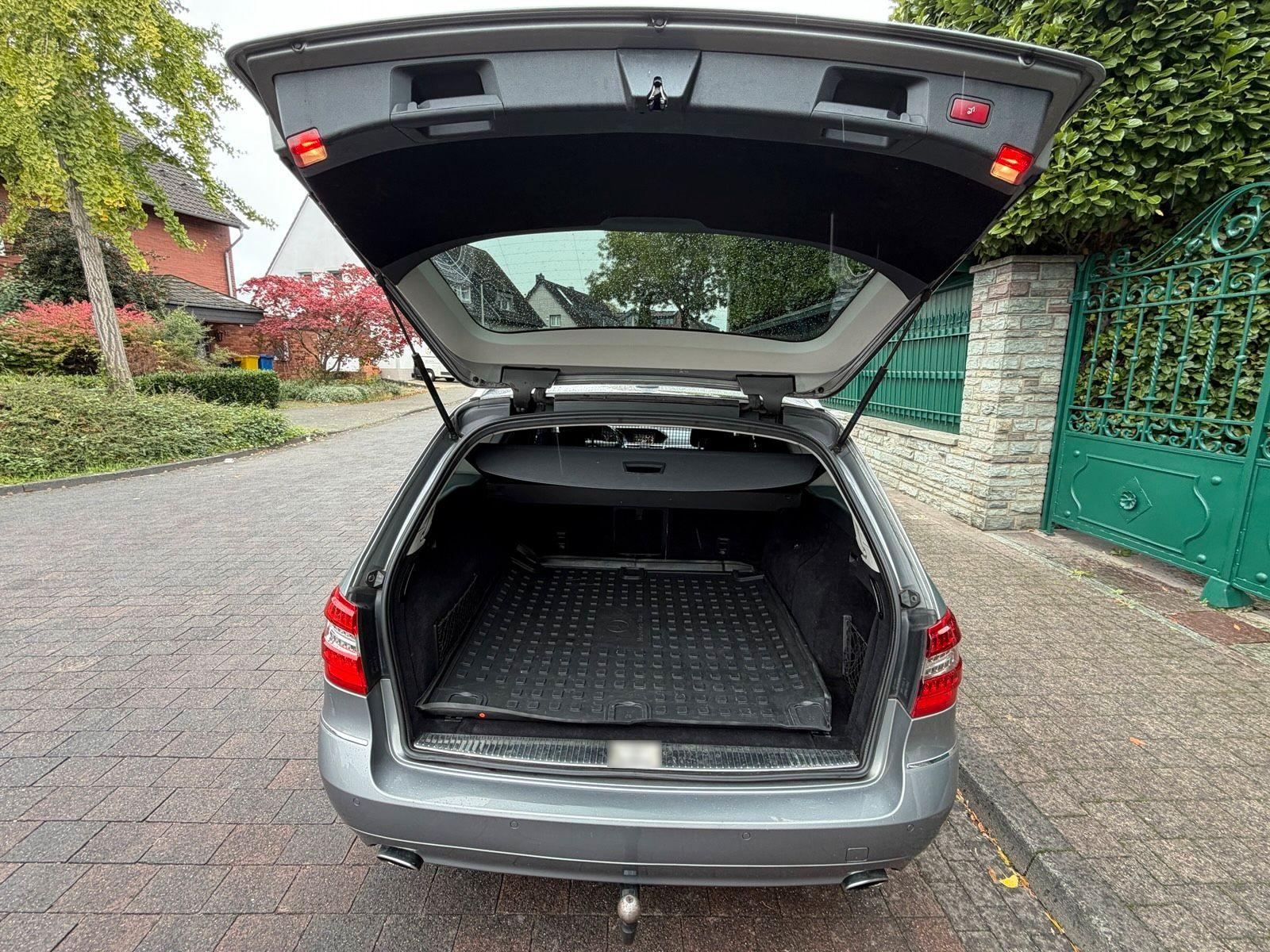 Mercedes-Benz 300 2011 — photo 10