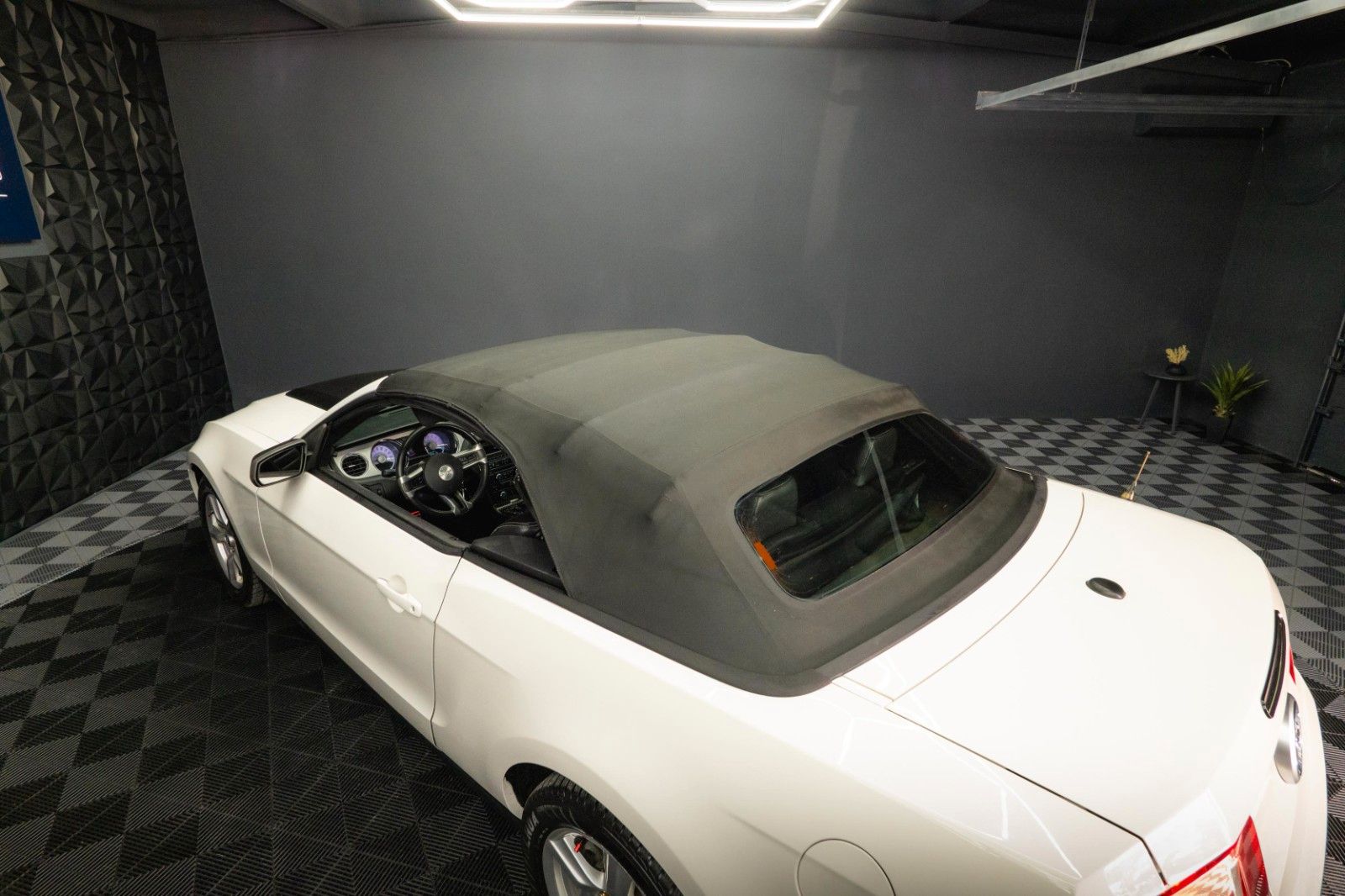 Fahrzeugabbildung Ford Mustang 3.7 V6 GT Cabrio | TÜV 2028 | 4Season