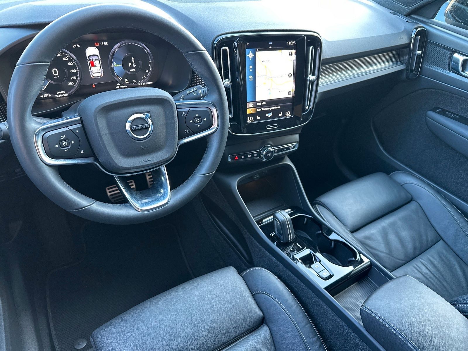 Fahrzeugabbildung Volvo XC40 T5 Recharge DKG R Design NAV+LED+PANO+AHK