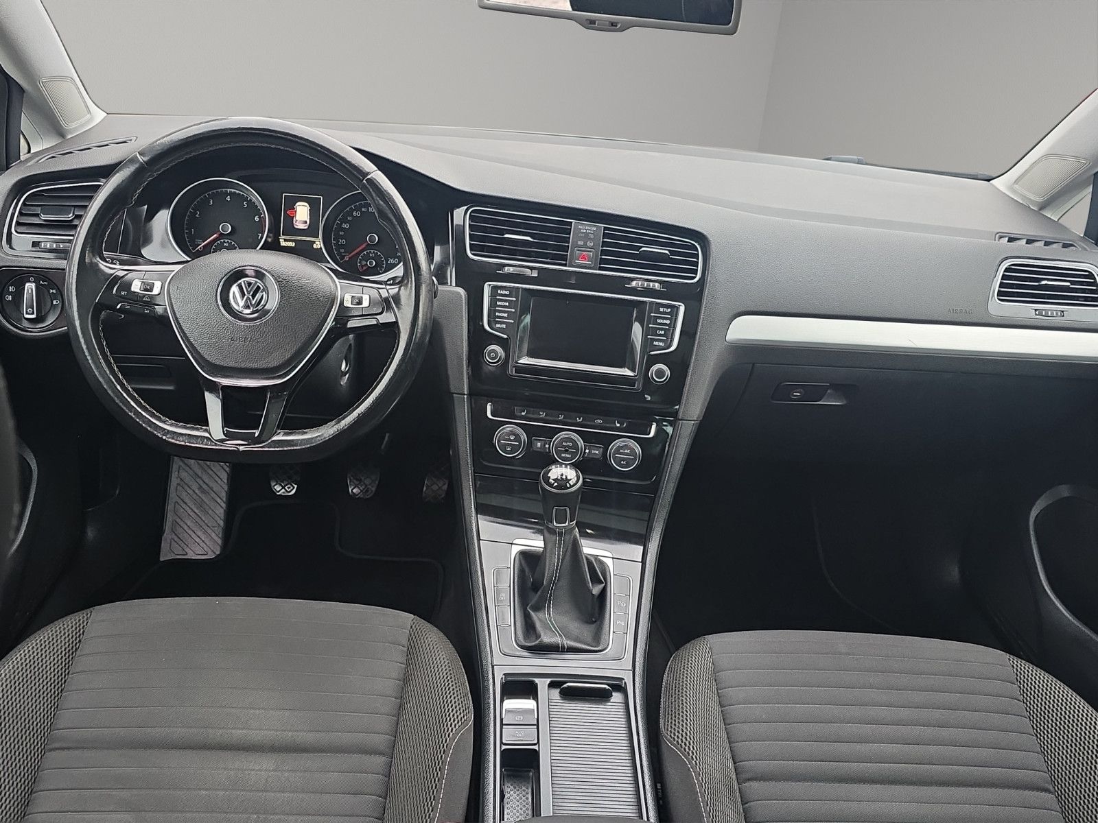 Fahrzeugabbildung Volkswagen Golf VII Cup AUS 1.HAND /Panorama/NAVI/PDC