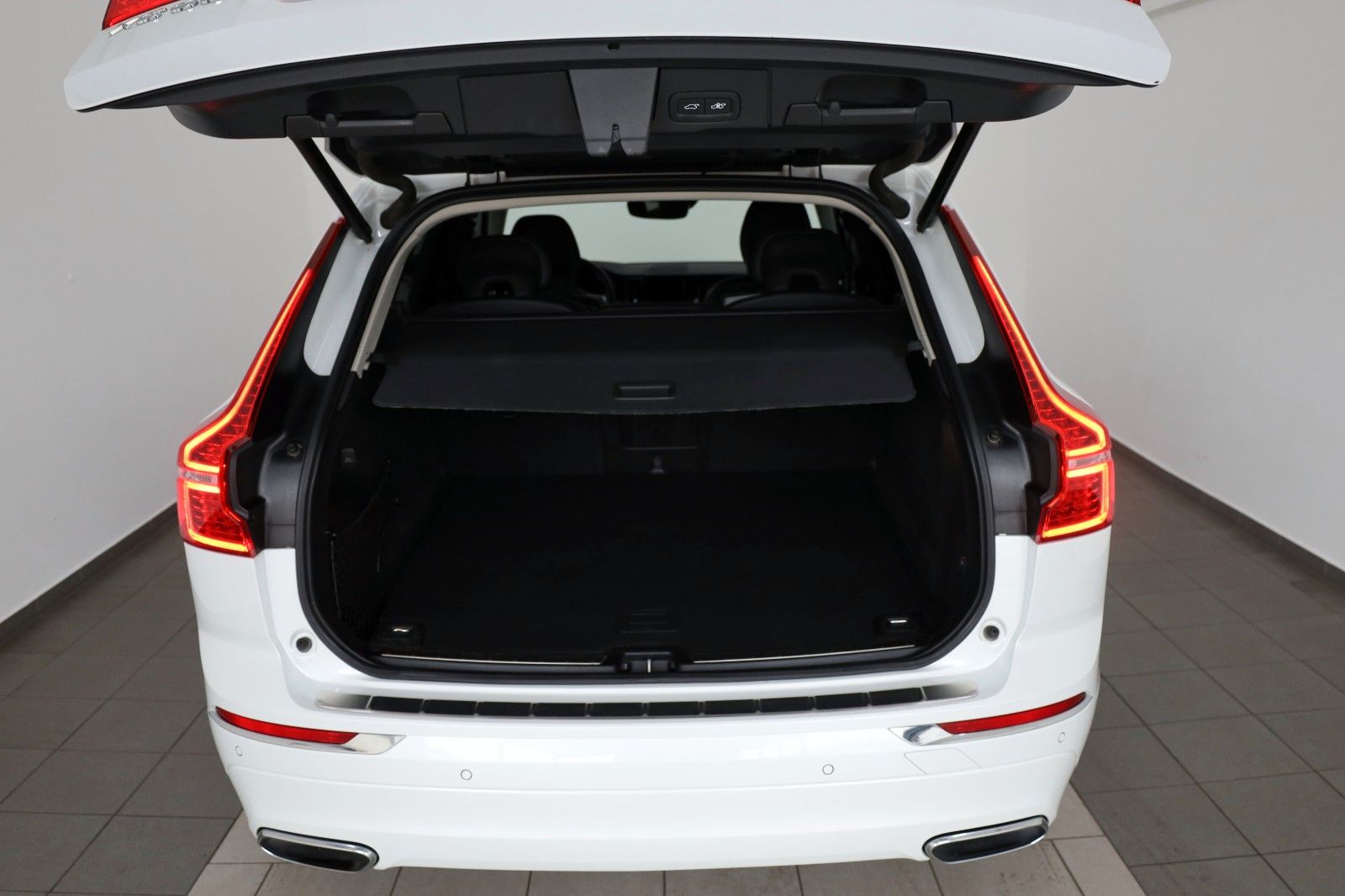 Fahrzeugabbildung Volvo XC60 Inscription T6 AWD,Leder,Kamera,Panoram,AHK