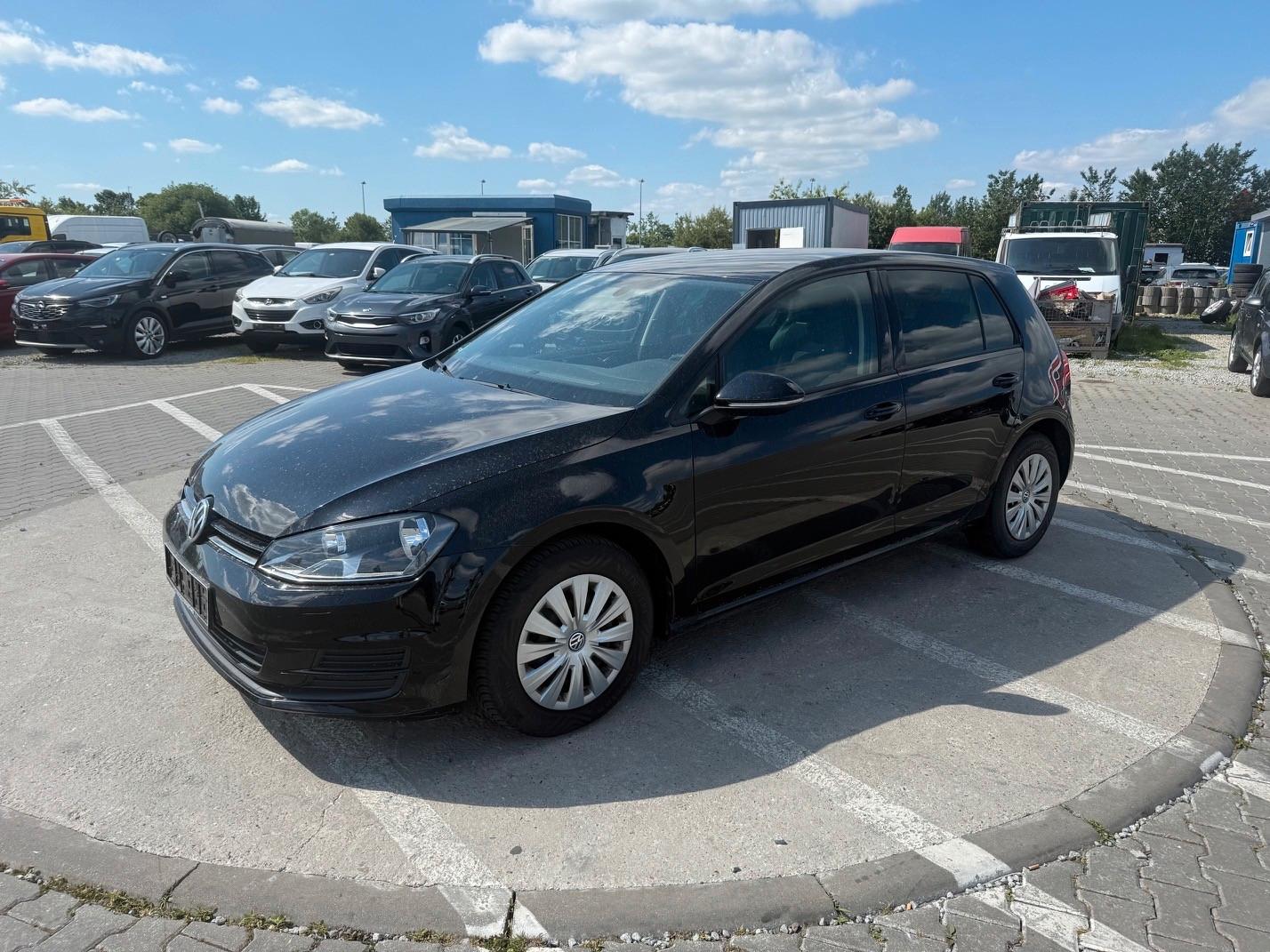 Volkswagen Golf VII Lim. Trendline BMT