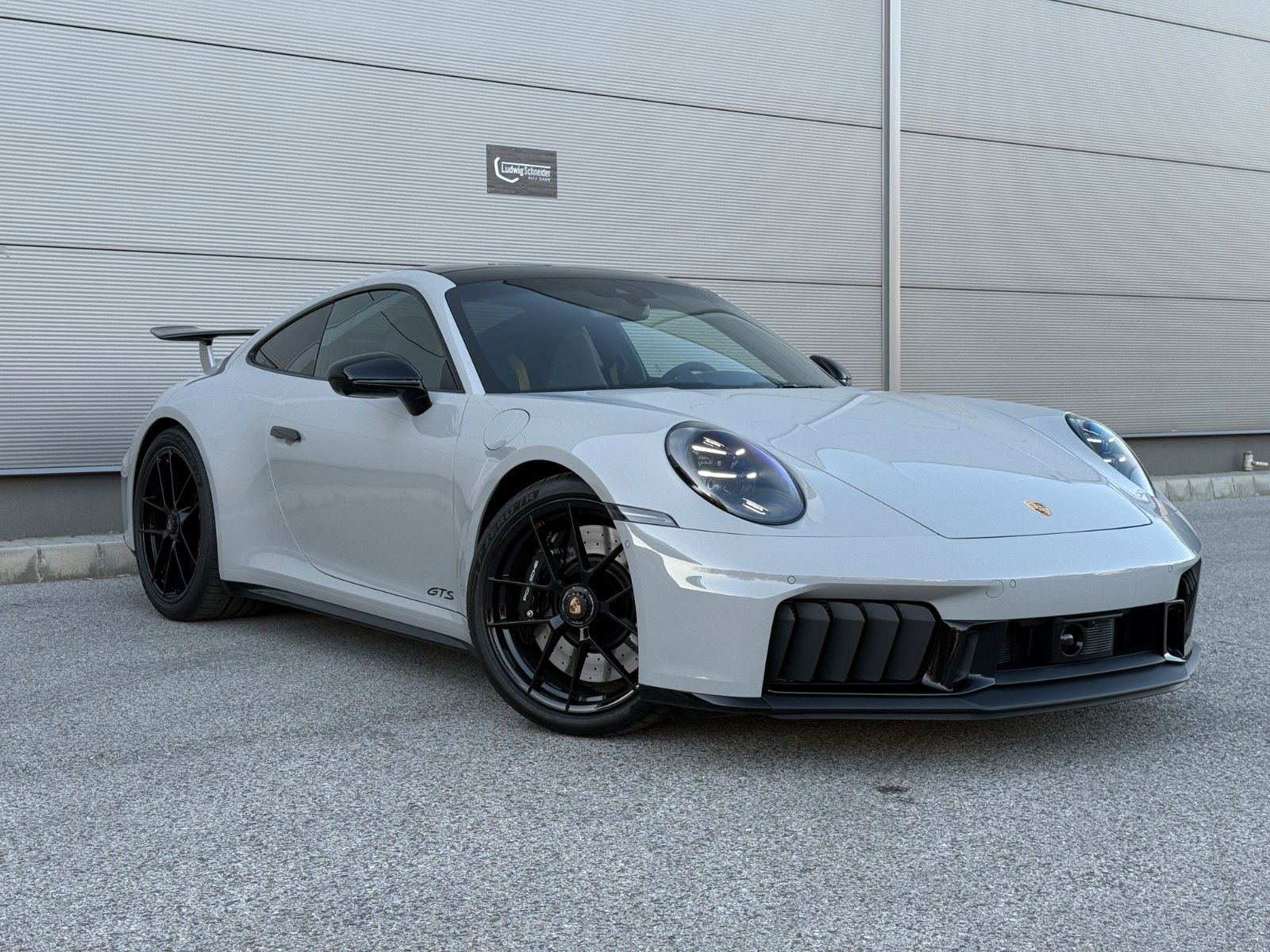 PORSCHE 992.2 4 GTS, Pano,Lift,Alcant,Carbon,ACC,Matrix
