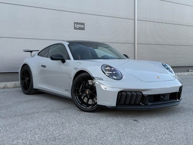 PORSCHE 992.2 4 GTS, Pano,Lift,Alcant,Carbon,ACC,Matrix
