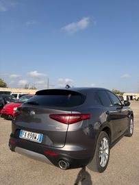 Alfa-Romeo Stelvio - 7