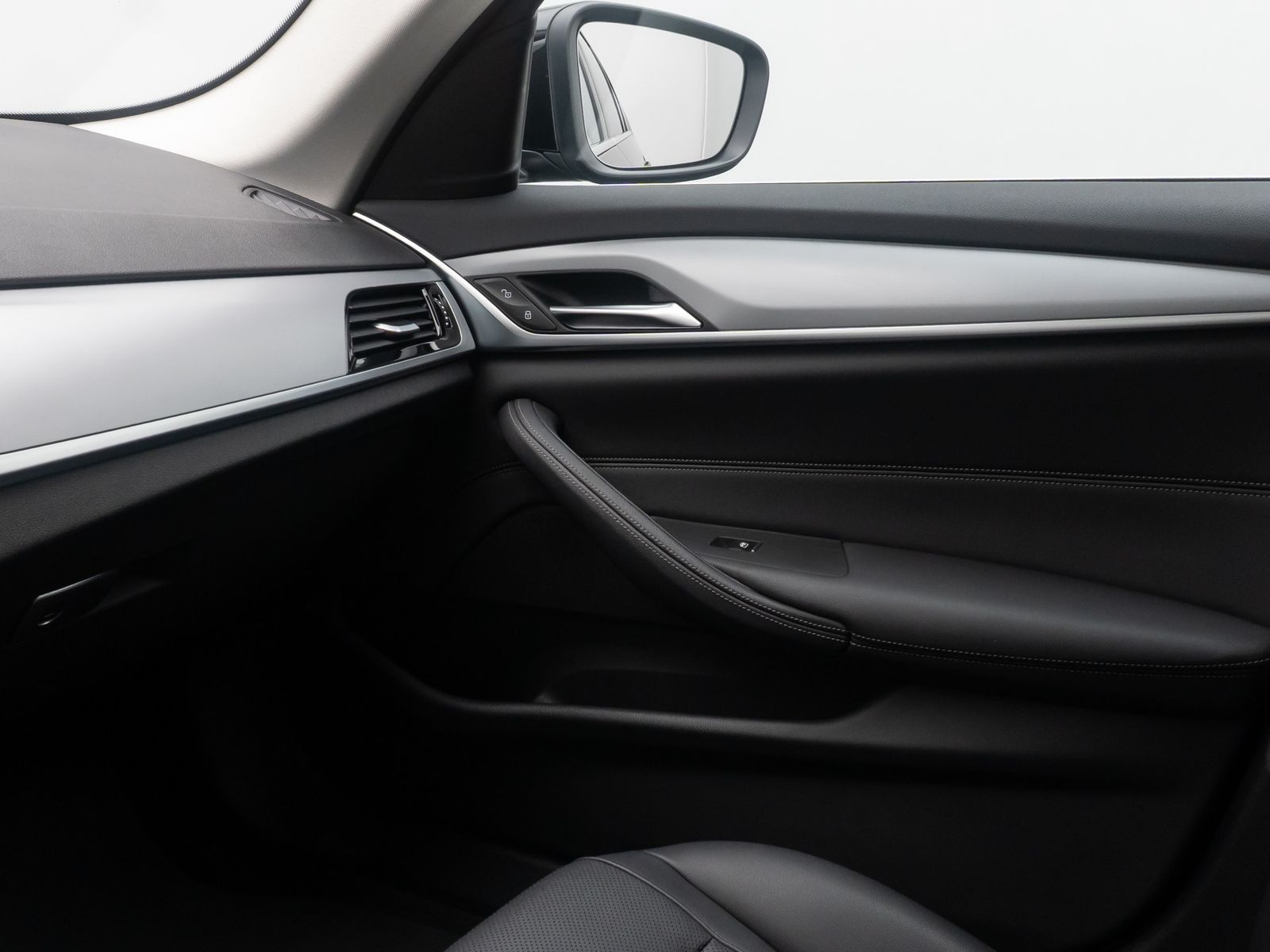 Fahrzeugabbildung BMW 520i Kamera DAB CockPitPro StandhzgAlarm LED