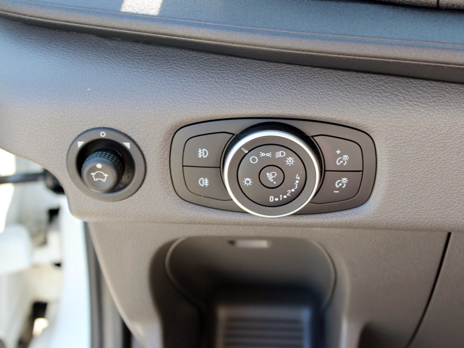 Fahrzeugabbildung Ford Transit 350 L2 Einzelkabine Trend 2,0 TDCi DPF