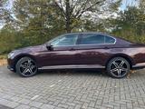 Volkswagen Passat 2.0 TDI SCR 140kW Highline Highline - VW Passat Gebrauchtwagen in Mönchengladbach
