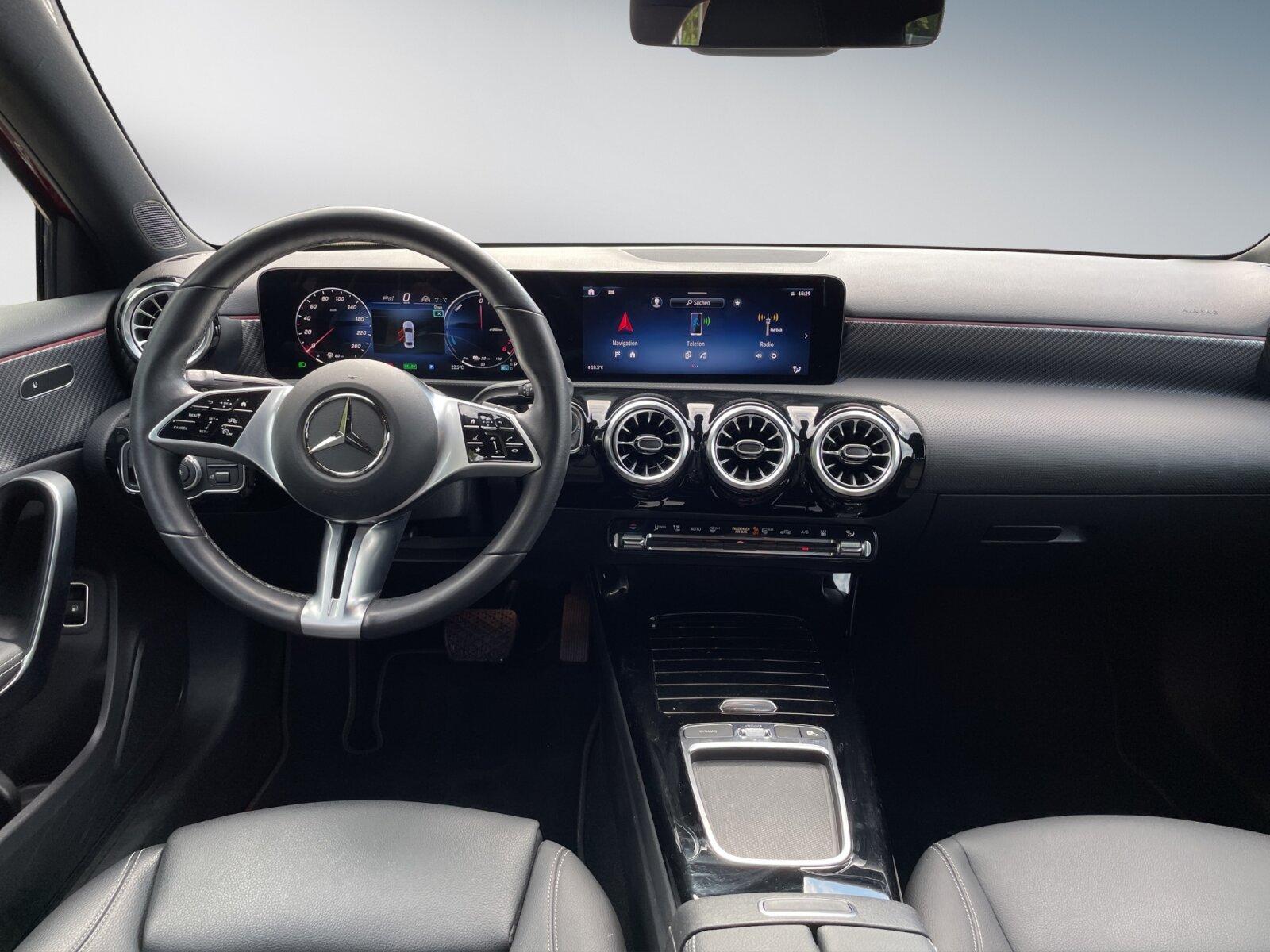 Mercedes-Benz A 250 e Lim.Advanced+ AHK*AMBIENTE*DISTRONIC*etc