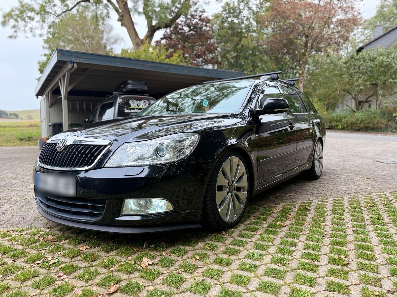 Skoda Octavia 2012 — interior