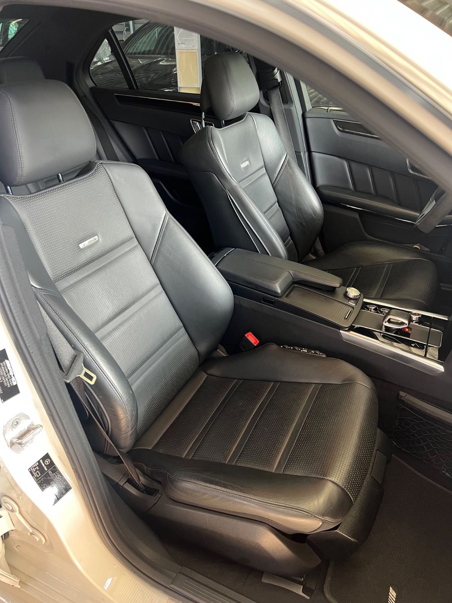 Fahrzeugabbildung Mercedes-Benz E 63 AMG E Lim. *DIAMANTWEISS*MB-SCHECKHEFT*