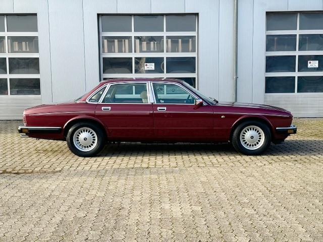 Jaguar XJ6