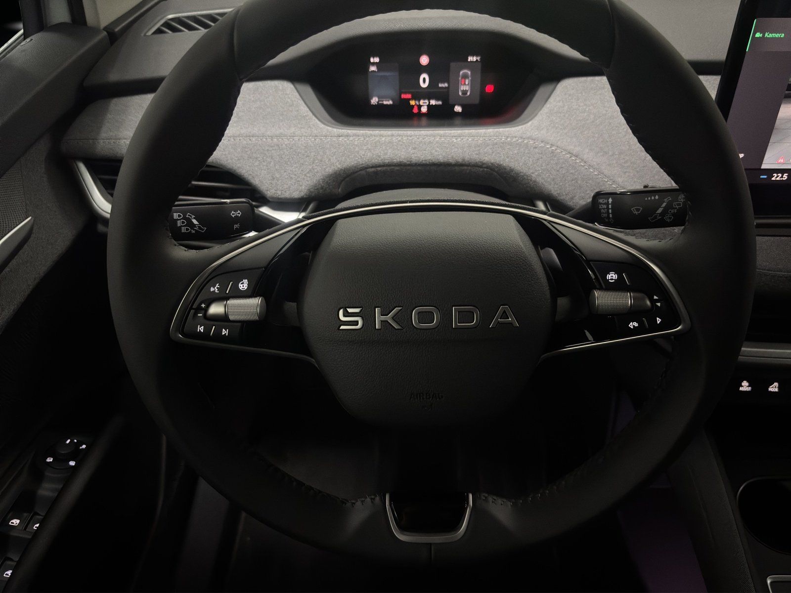 Fahrzeugabbildung SKODA Enyaq 60