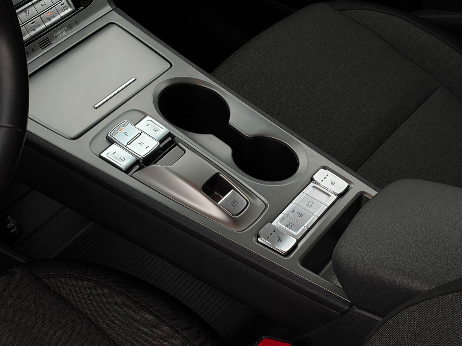 Fahrzeugabbildung Hyundai Kona Select Elektro Kamera CarPlay ACC SHZ LHZ