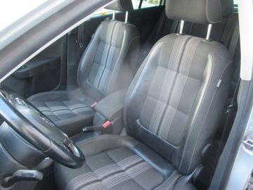 Volkswagen Golf - 9