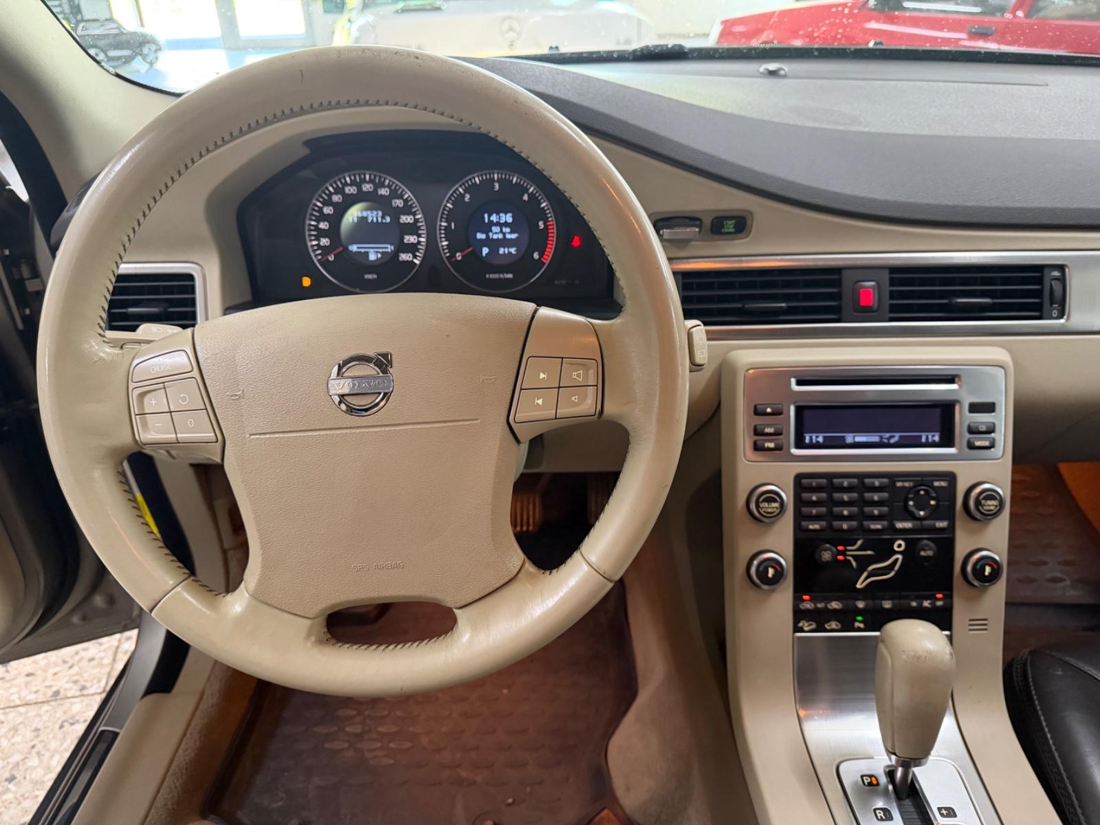 Volvo XC70 2007 — photo 14