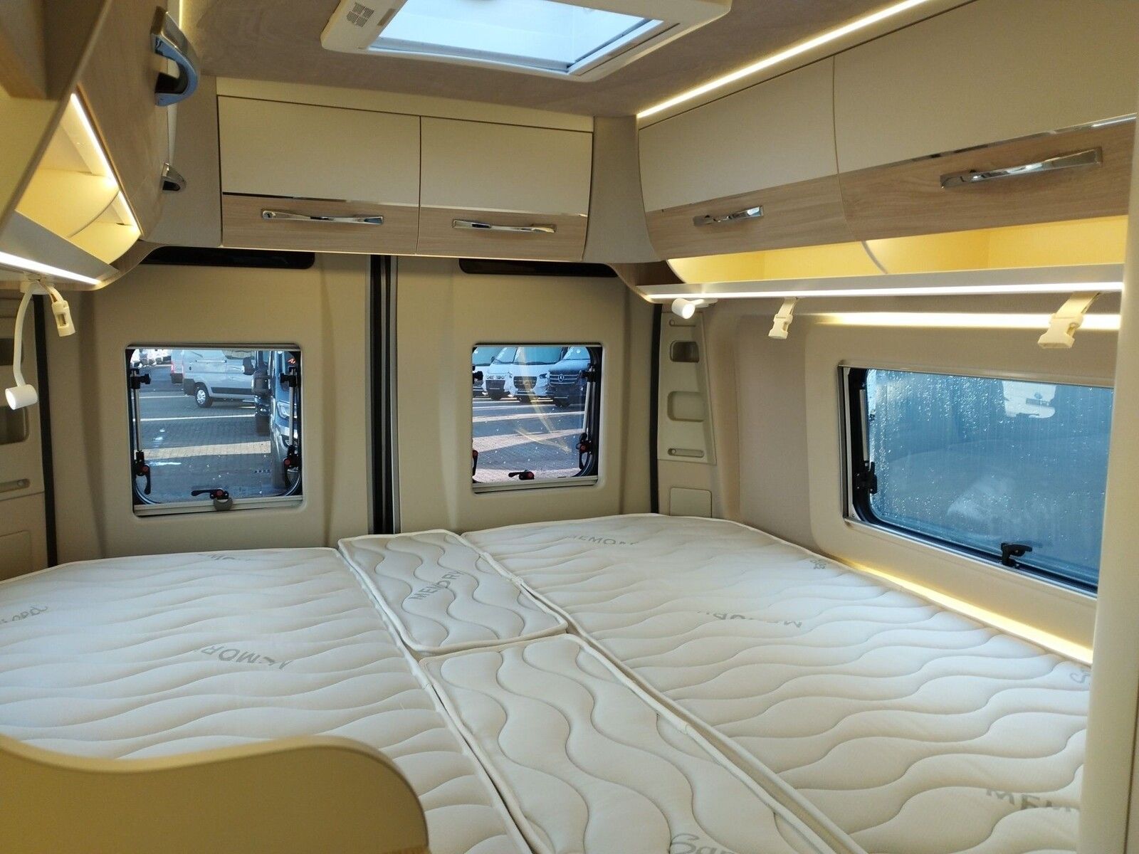 Fahrzeugabbildung Eura Mobil Van V 635 EB Automatik, 180 PS, Fahrassistenz