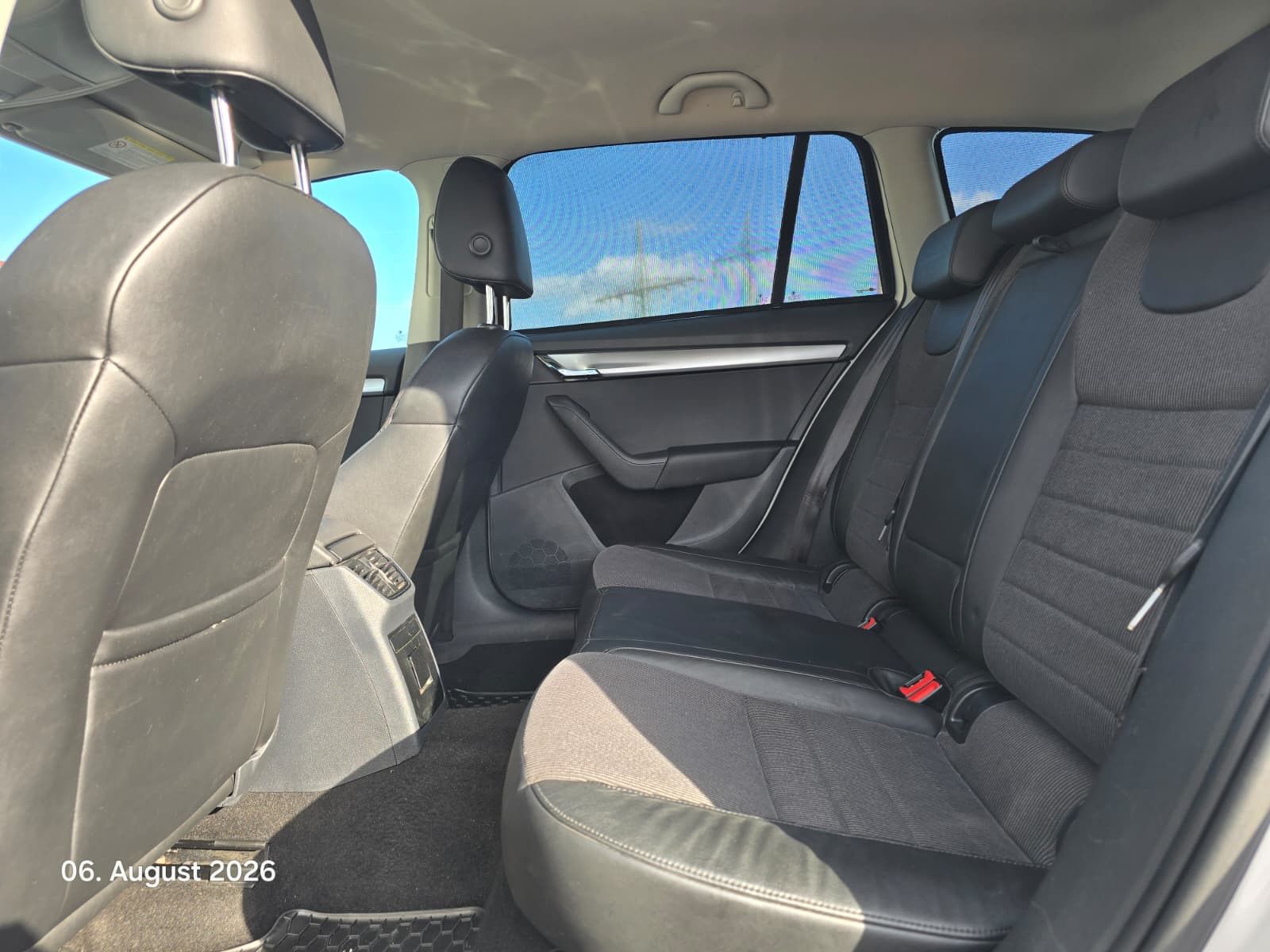 Fahrzeugabbildung SKODA Octavia 2.0 TDI Elegance 4x4 AHK*TEMP*DAB*18"PDC