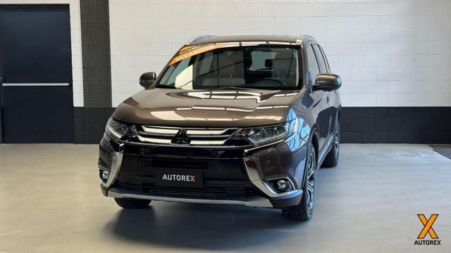 Mitsubishi MITSUBISHI Outlander 2.2 DI-D 4WD Instyle Plus S