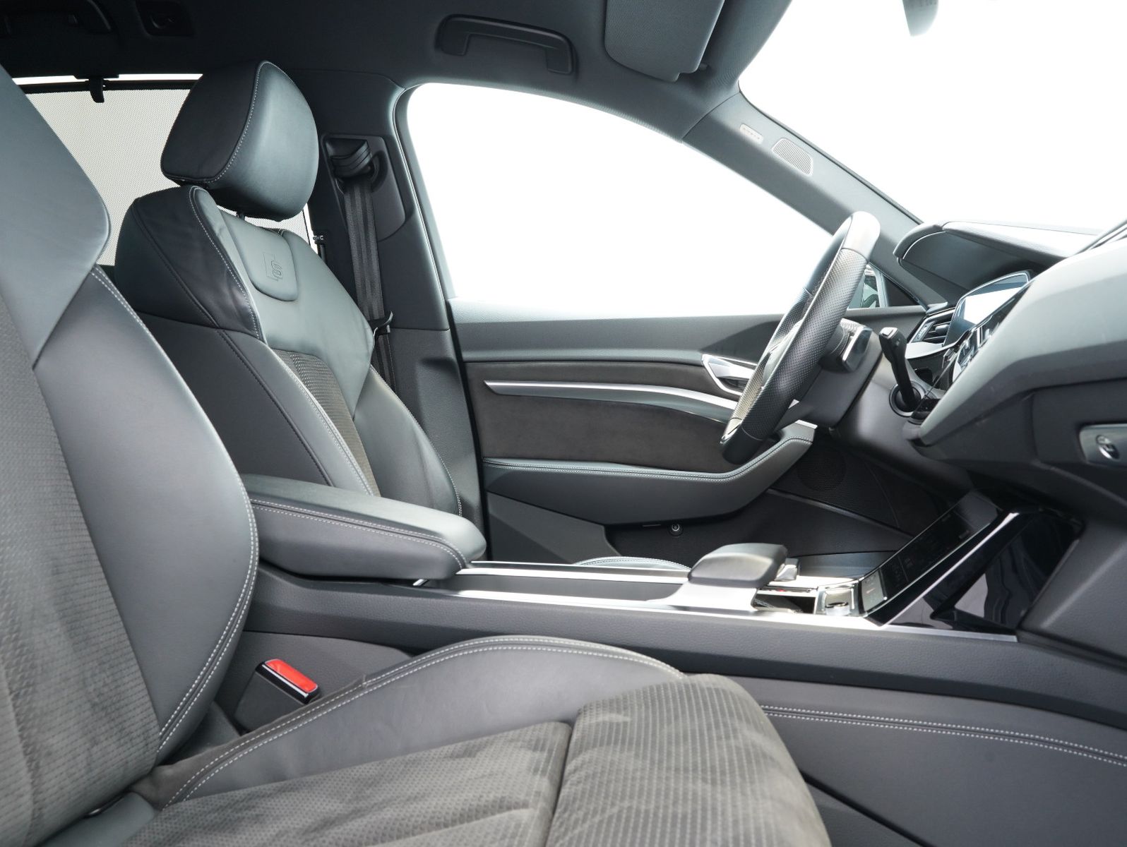 Fahrzeugabbildung Audi e-tron 55 quattro 2x S line MATRIX/B&O/AHK/SOH
