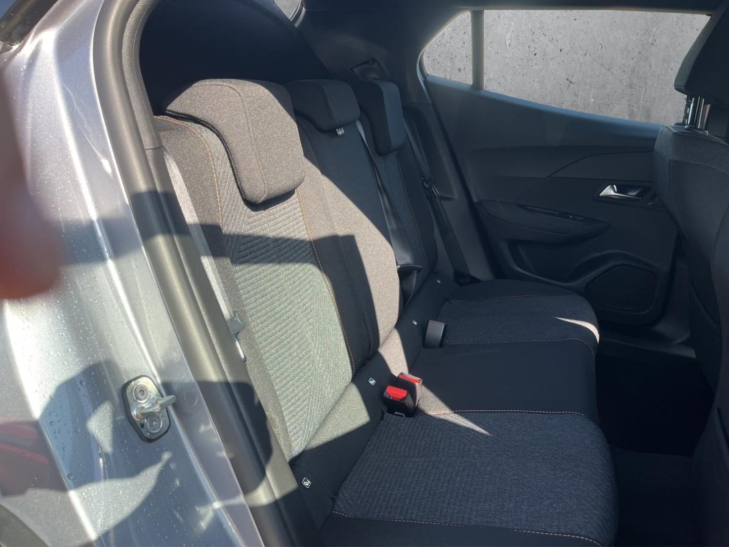 Peugeot 2008 Style Navi LED SHZ DAB Apple CarPlay Androi
