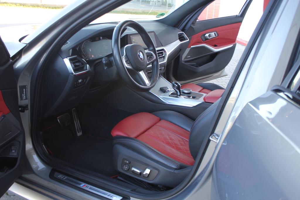 BMW 330