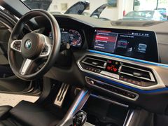 Fahrzeugabbildung BMW X6 M50 i (ICONIC/HEADUP/PANO/3D-CAM/ACC