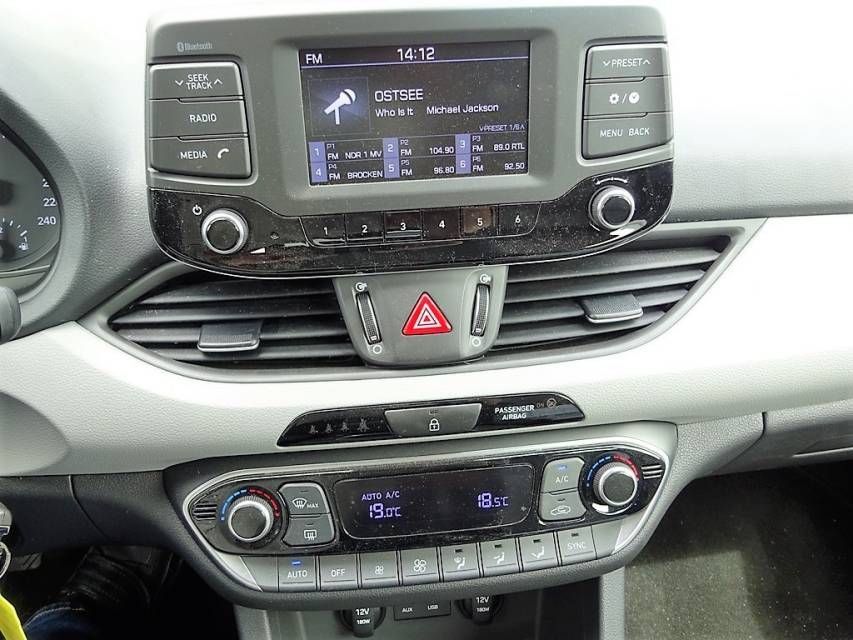 Fahrzeugabbildung Hyundai i30  Fastback  1,4 T-GDI