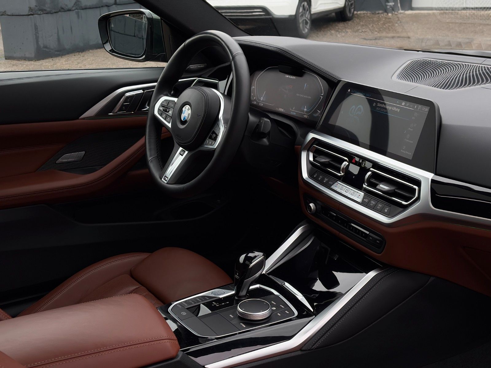 Fahrzeugabbildung BMW M440i xDr M Sport Pro Laser StHzg HUD HK S-Dach