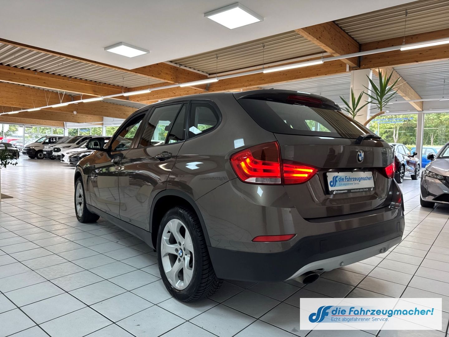 Fahrzeugabbildung BMW X1 18 i sDrive 18i Navi Klimaautom SHZ Rückfahrk