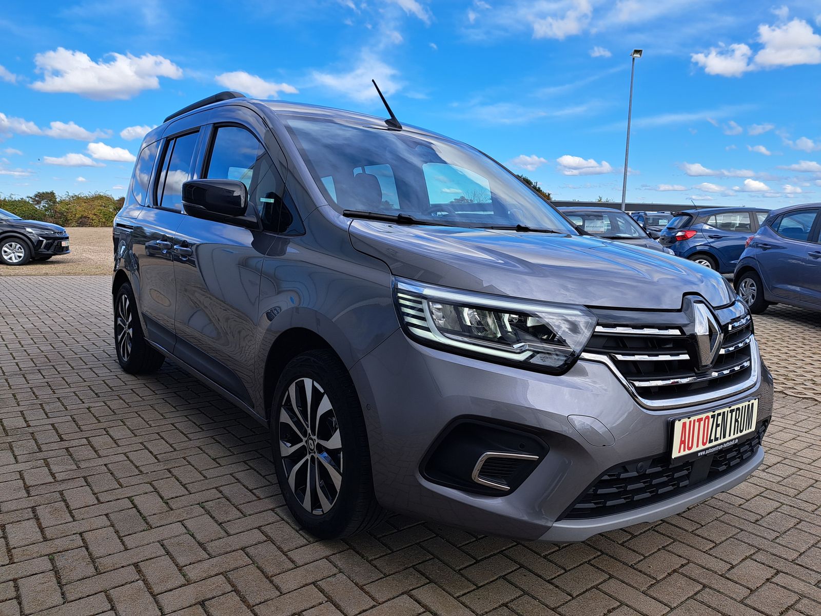 Fahrzeugabbildung Renault Kangoo Techno TCe130 AUTOMATIK AHK ACC NAVI LED
