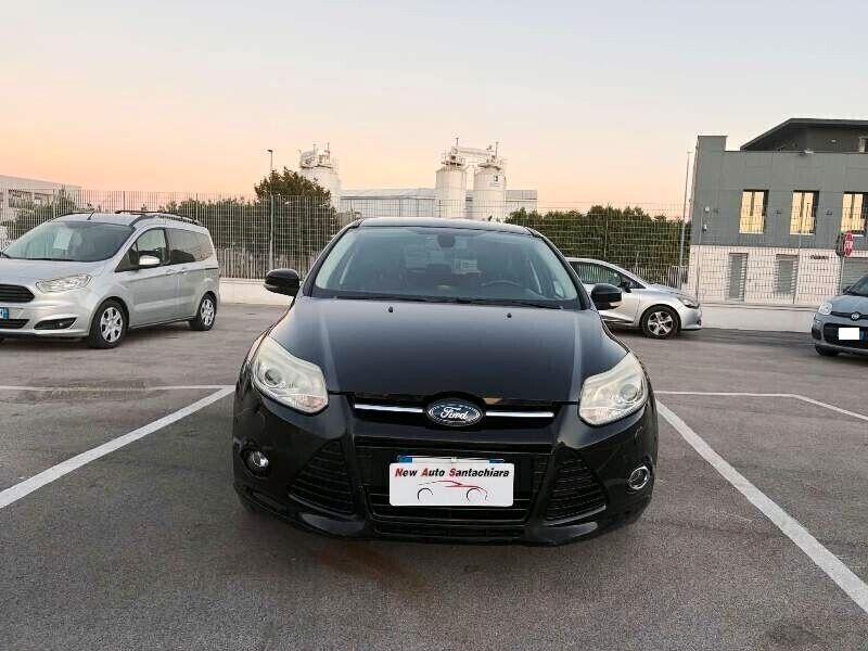 Ford Focus 2012 — вигляд ззаду