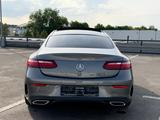 Mercedes-Benz E 220 d AMG Line DISTRONIC+DIG.DISPLAY+SCHECKHEF - Mercedes-Benz E 220 mit Diesel-Antrieb: mit Navigationssystem, Coupe