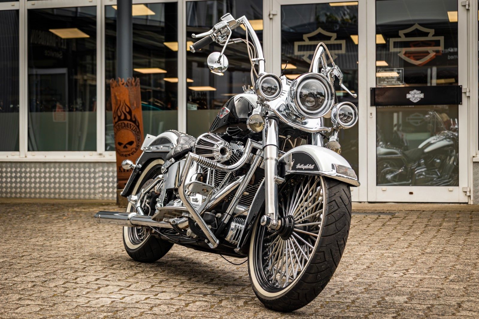 Fahrzeugabbildung Harley-Davidson FLSTC Heritage Classic Twin Cam 96 cui - Chicano