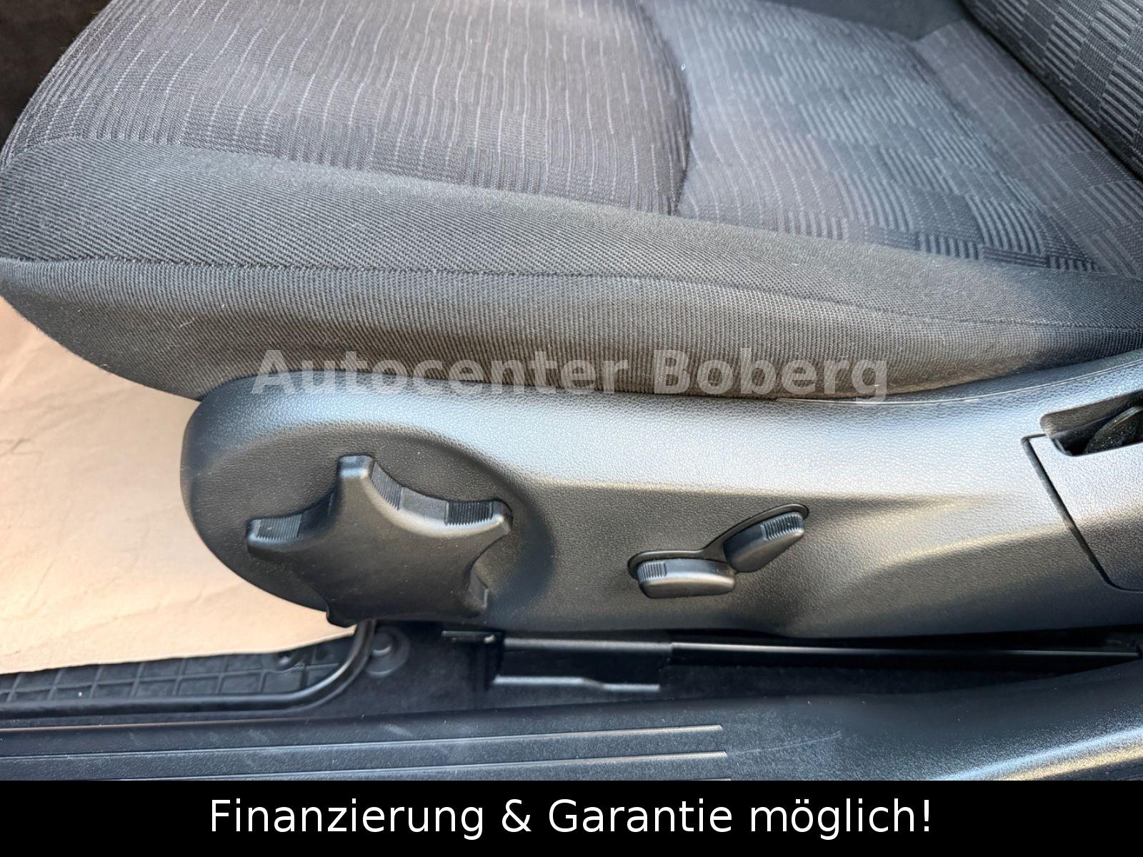 Mercedes-Benz C200 2004 — photo 23